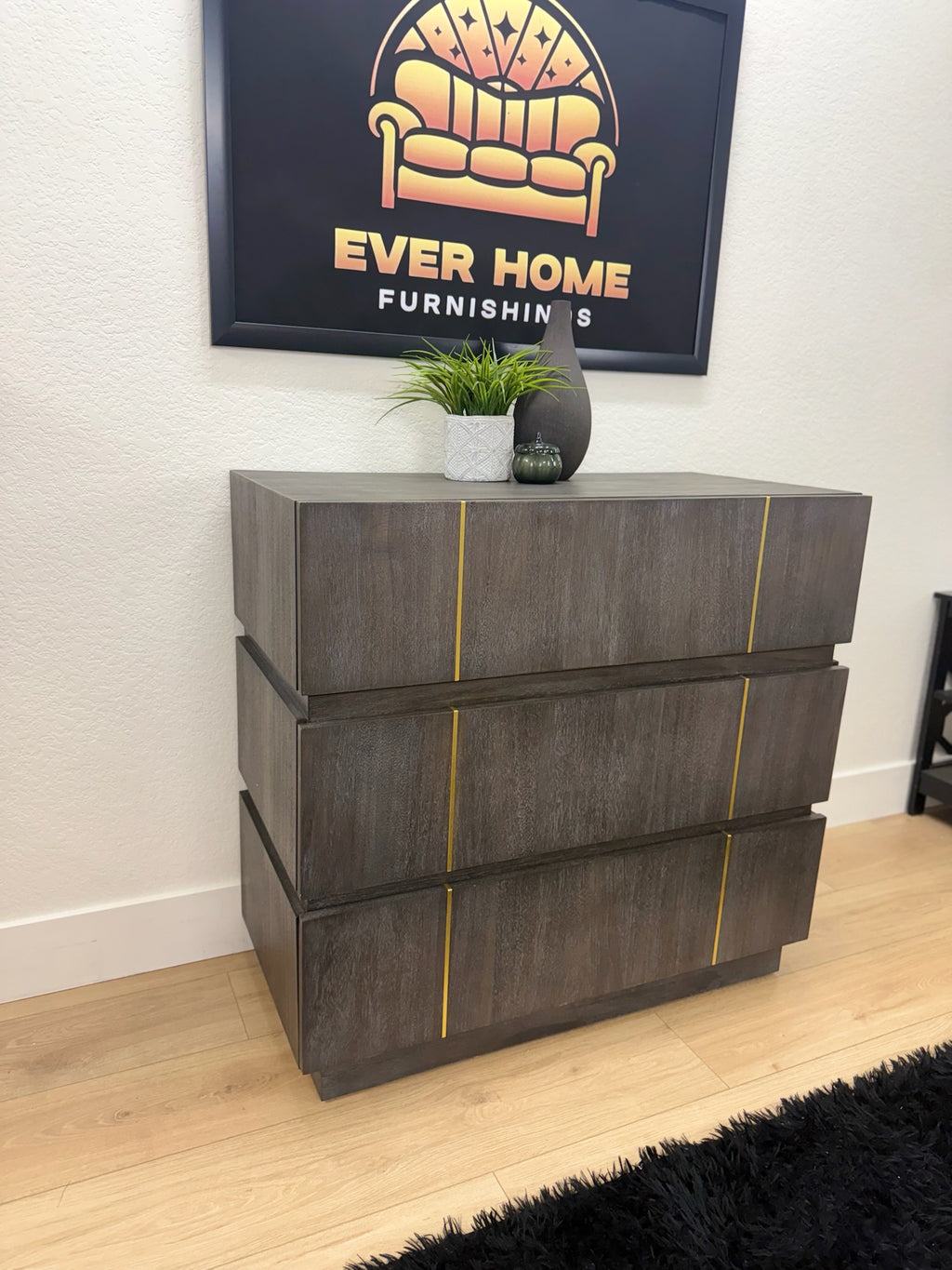 Nickalus Accent Chest - Mid-Century-Modern